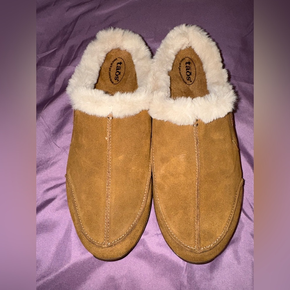 Taos Future Suede Shearling Lined Slip-On Clog Chestnut Size 10 NWOT